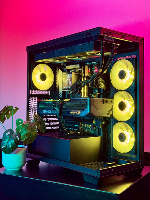 Highend Gaming PC with an RTX 5080 by Shook PC